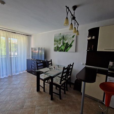 Apartment In The Picturesque Oasis Resort & Spa Lozeneț Exterior foto