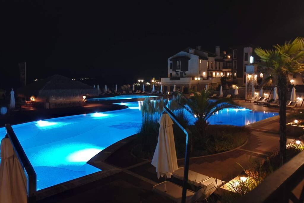 Apartment In The Picturesque Oasis Resort & Spa Lozeneț Exterior foto
