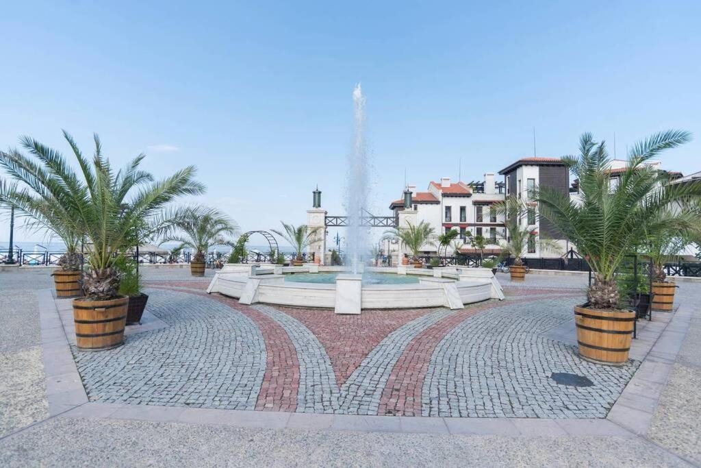 Apartment In The Picturesque Oasis Resort & Spa Lozeneț Exterior foto