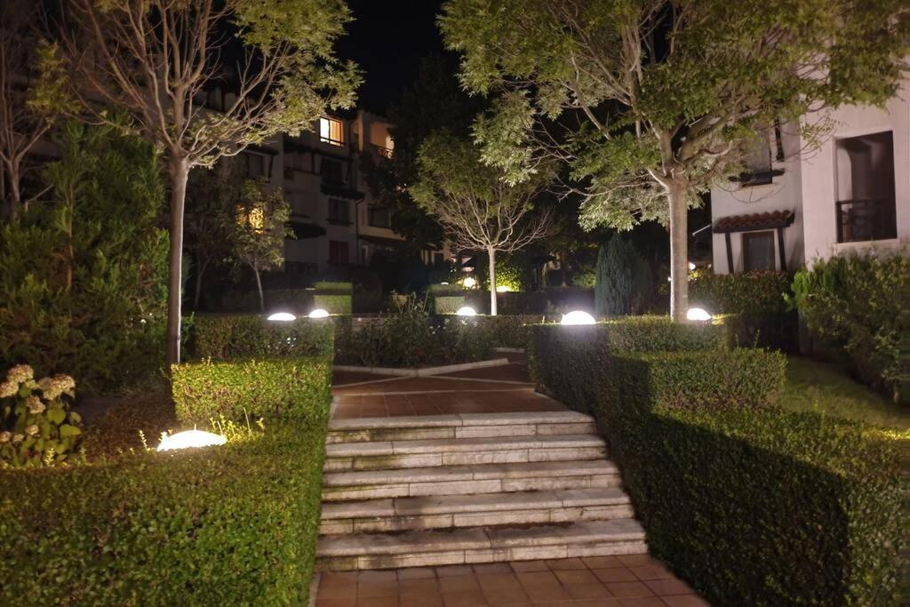 Apartment In The Picturesque Oasis Resort & Spa Lozeneț Exterior foto